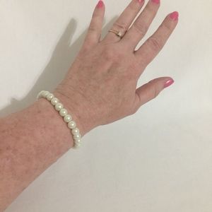 Department Store Kiska Pearl Stretch Bracelet